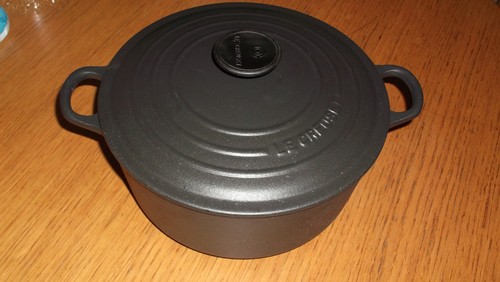 Creuset topf - le,