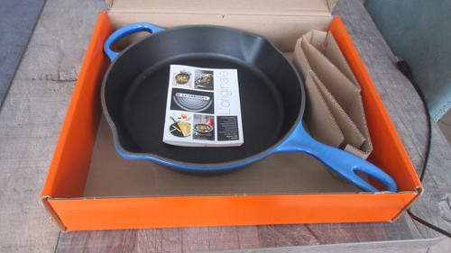 Blaue sauteuse creuset aus - sauteuse,